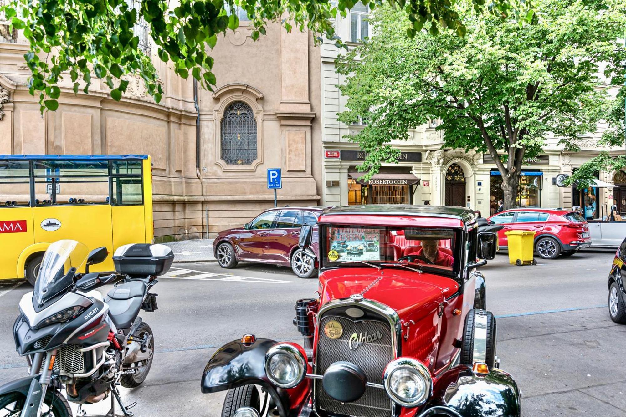 The Old Town Square & Parizska Apartments Praga Exterior foto